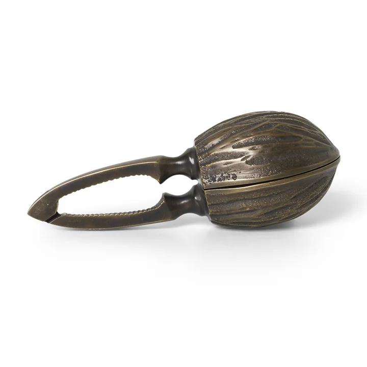 Forest Casse-Noisette de Ferm Living en laiton noir