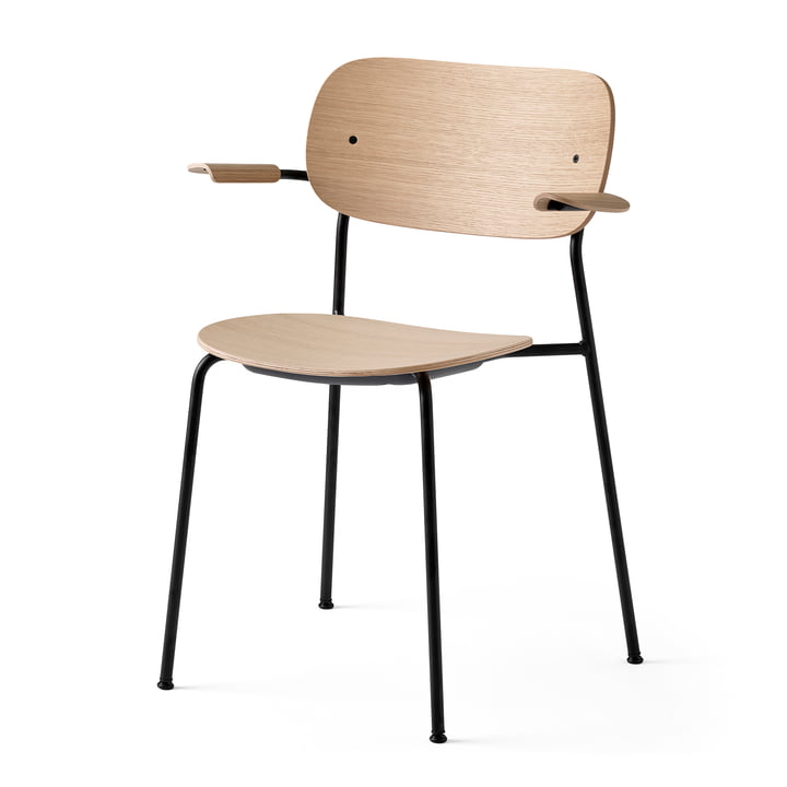 Co Chaise de salle à manger avec accoudoirs, noir / chêne naturel par Menu