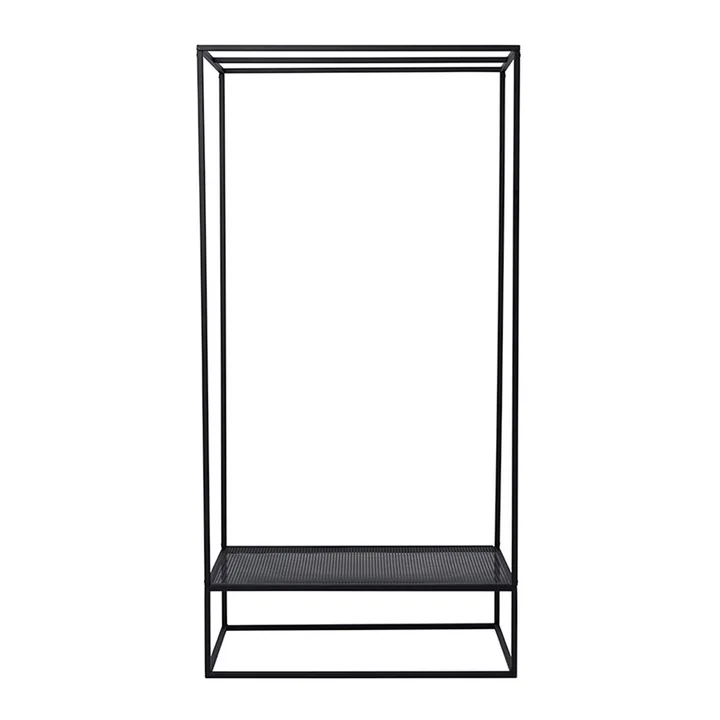 Armoire Grid par Kristina Dam Studio en noir