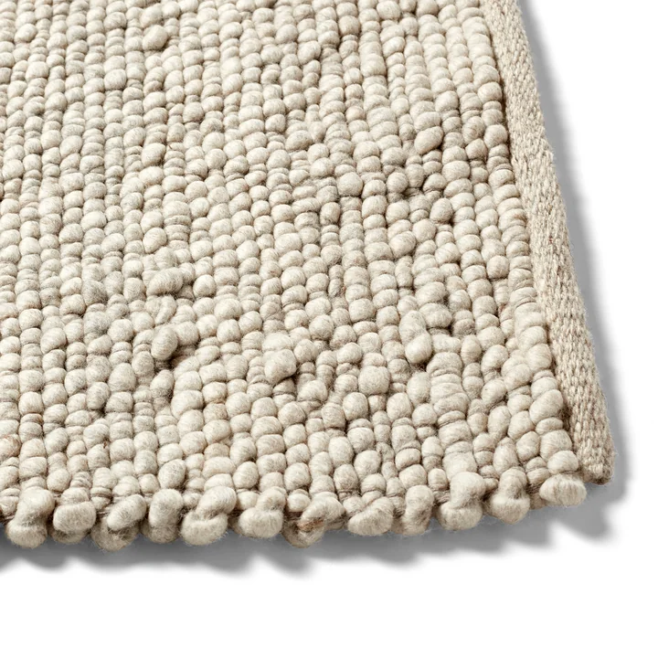 Peas Random Tapis, soft grey de HAY.