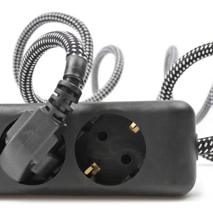 Extension Cord triple prise, Black Market (TT-91) de NUD Collection