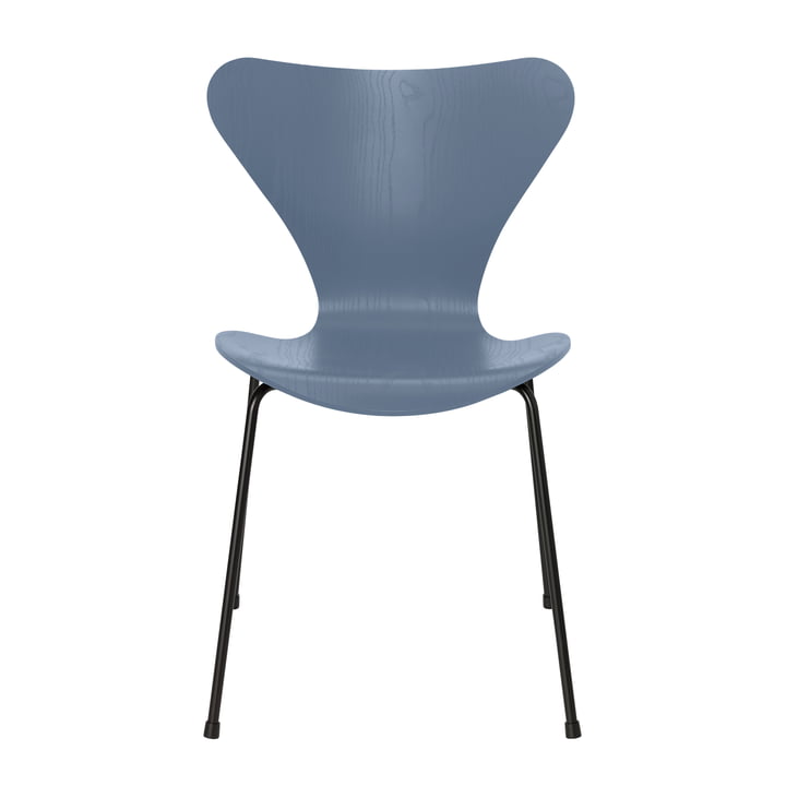 Série 7 chaise de Fritz Hansen en frêne teinté dusk blue / piètement noir