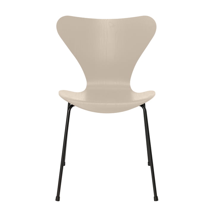Série 7 chaise de Fritz Hansen en frêne light beige teinté / piétement noir