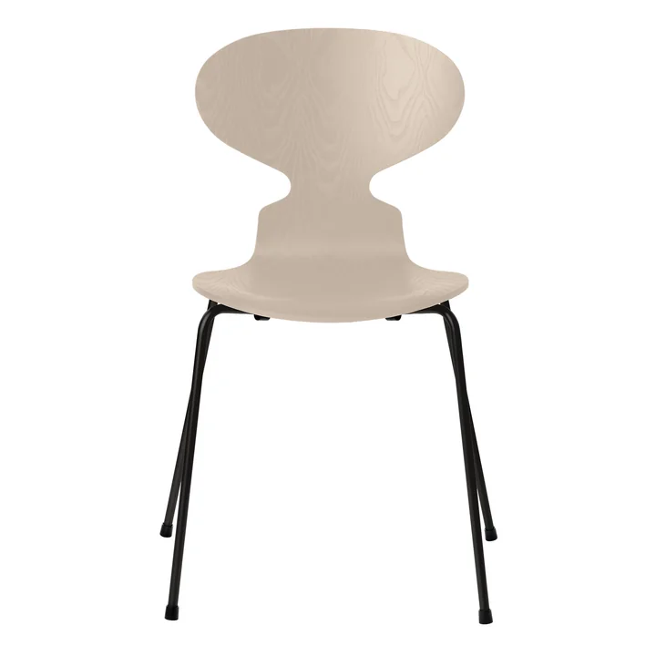 Chaise fourmi de Fritz Hansen en frêne light beige teinté / piètement noir