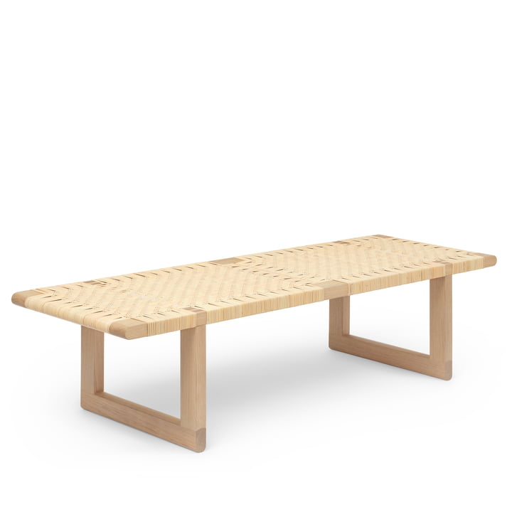 La table basse BM0488, chêne huilé / osier par Carl Hansen