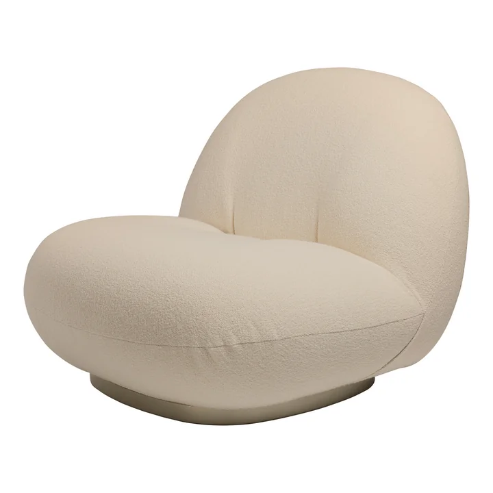 Pacha Lounge Chair de Gubi en or perlé / ivoire ( Gubi Harp 024)