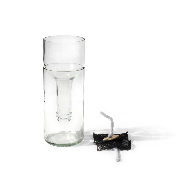 Le pot de fleurs Self Watering Bottle de side by side arrose automatiquement les plantes