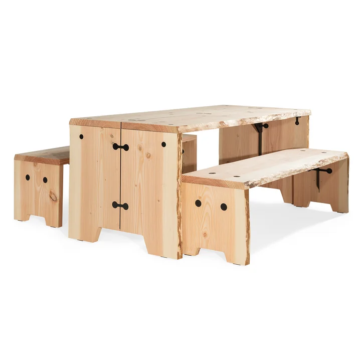 Le mobilier de jardin Forestry de Weltevree avec des écorces et des formes naturelles