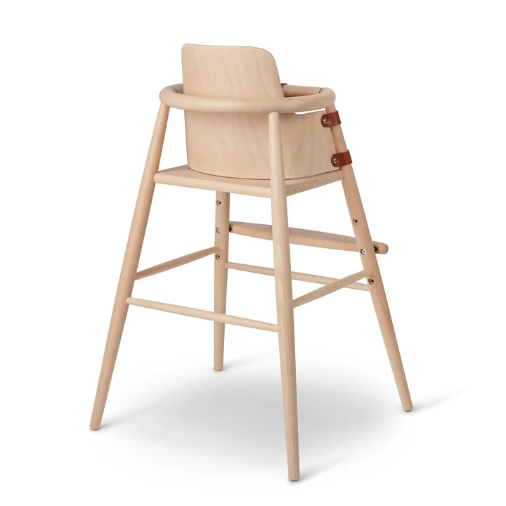 Le dossier de la chaise haute pour enfants ND54 de Carl Hansen est sûr et confortable.