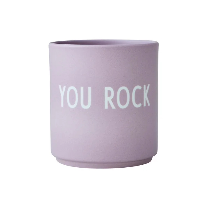 Le mug en porcelaine AJ Favourite de Design Letters , You Rock / lavande