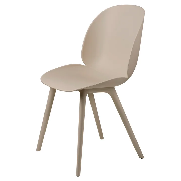 Beetle Dining Chaise Outdoor de Gubi en beige