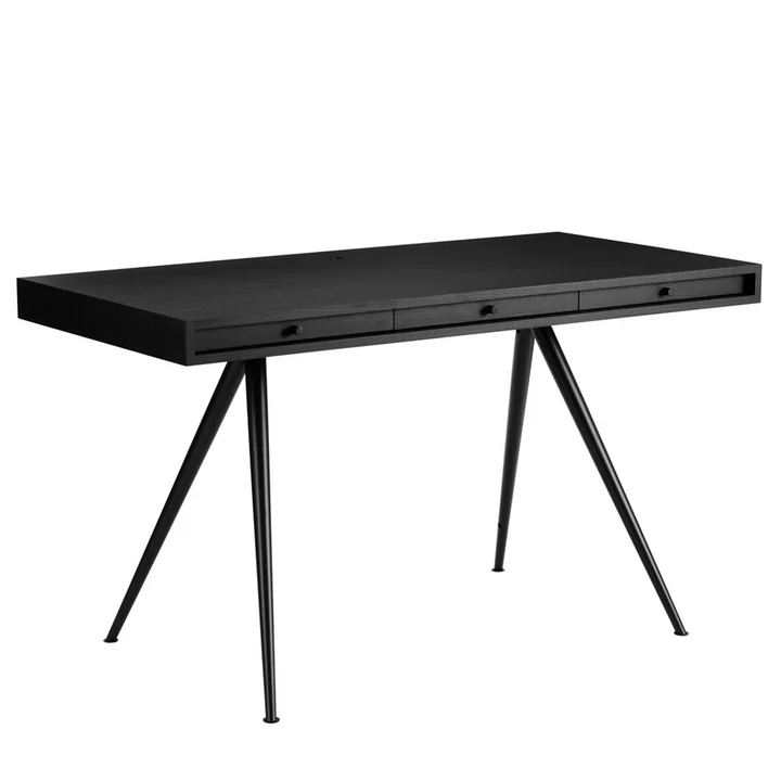 Le bureau JFK de Norr11 , frêne / noir
