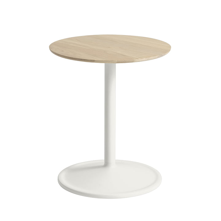 Soft Table d'appoint Ø 41 cm, H 48 cm de Muuto en chêne / off-white