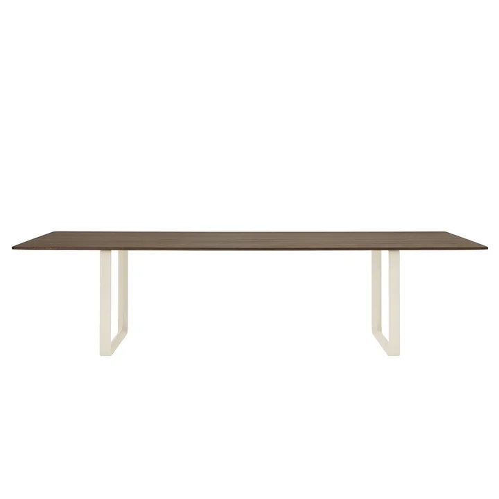 70/70 table à manger 295 x 108 cm de Muuto en chêne fumé / sable