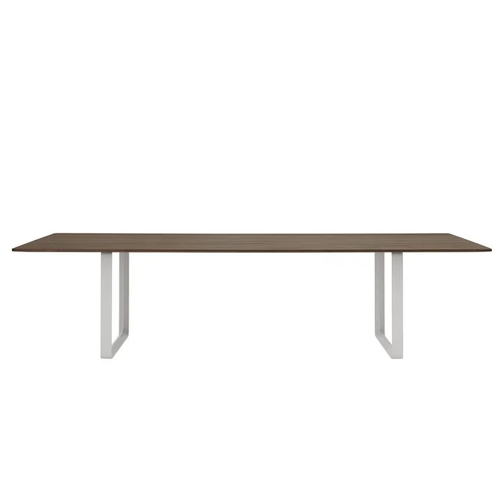 70/70 table à manger 295 x 108 cm de Muuto en chêne fumé / gris