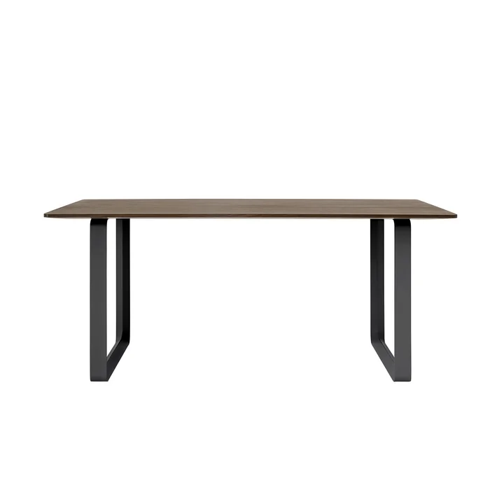 70/70 Table de salle à manger 170 x 85 cm de Muuto en chêne fumé / noir