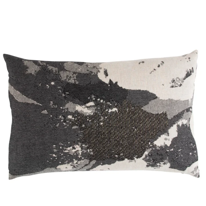 Le coussin Floreo de AYTM , 40 x 60 cm, multi.