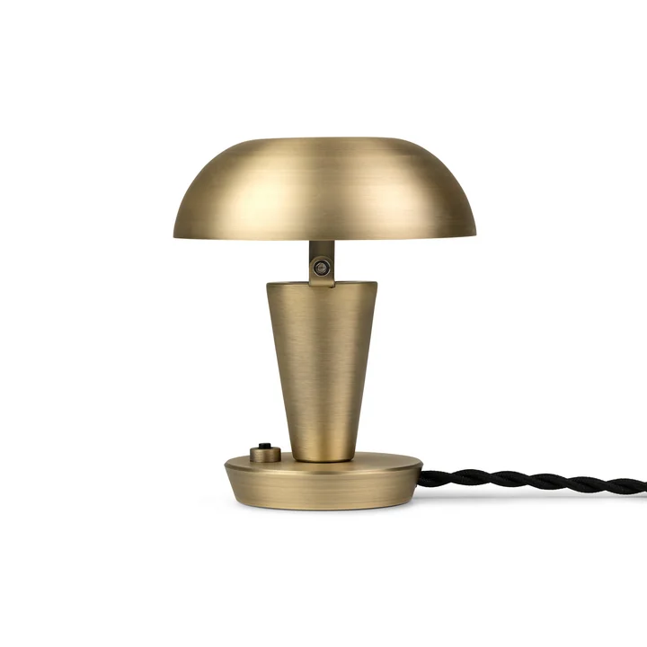Tiny Lampe de table de Ferm Living dans la version en laiton