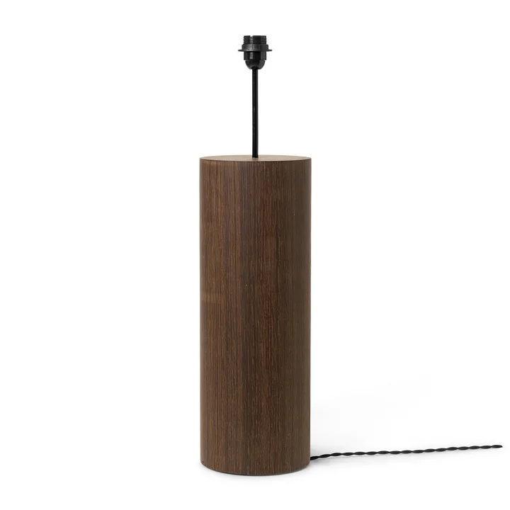 Post Base de lampadaire de Ferm Living dans la version Solid, chêne fumé