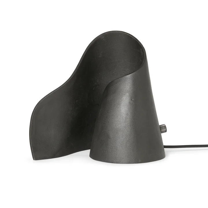 Oyster Lampe de table de Ferm Living dans la couleur noire