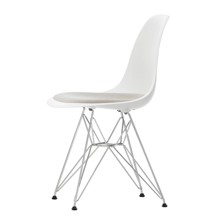 Eames Plastic Side Chair DSR avec coussin d'assise de Vitra en chrome / blanc (patins en feutre de base foncé)