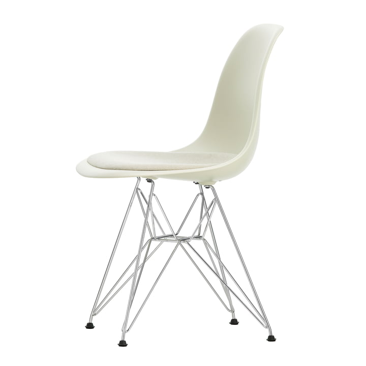 Eames Plastic Side Chair DSR avec coussin d'assise de Vitra en chrome / galet (patins en feutre basic dark)