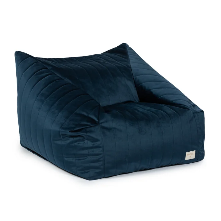 Chelsea pouf en velours de Nobodinoz dans le design night blue