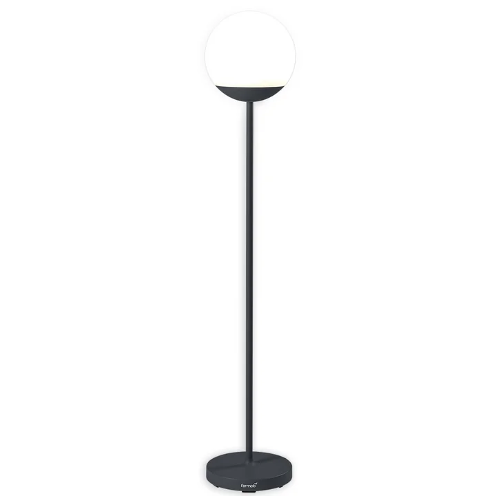 Le luminaire MOOON ! Lampadaire LED rechargeable de Fermob , H 134 cm, anthracite