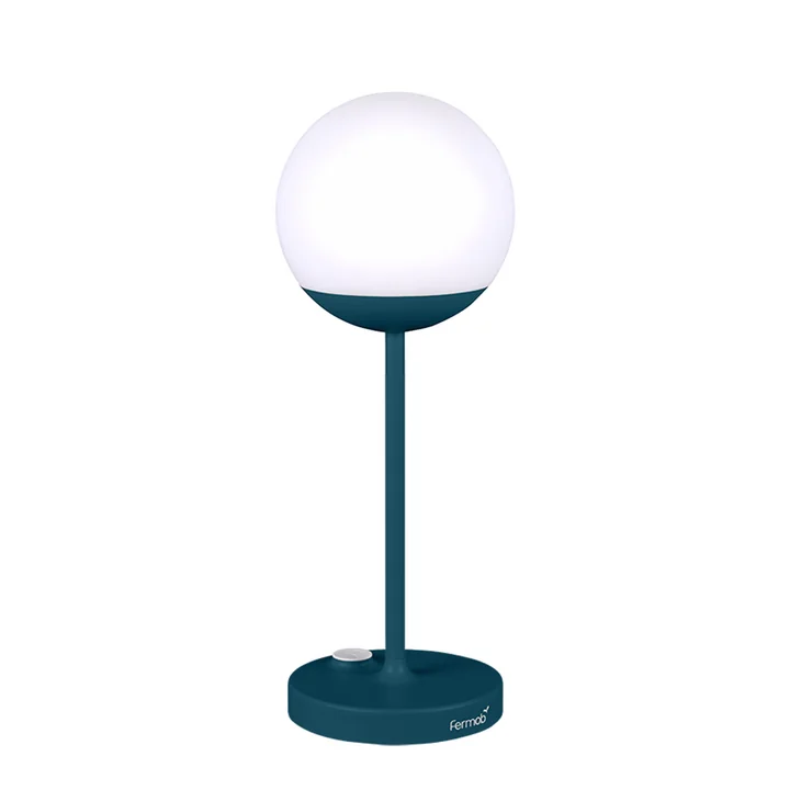 La lampe à LED rechargeable Mooon! de Fermob , H 41 cm, bleu acapulco