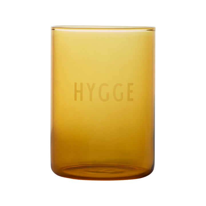 AJ Favourite Verre à boire en Hygge / sugar brown de Design Letters .
