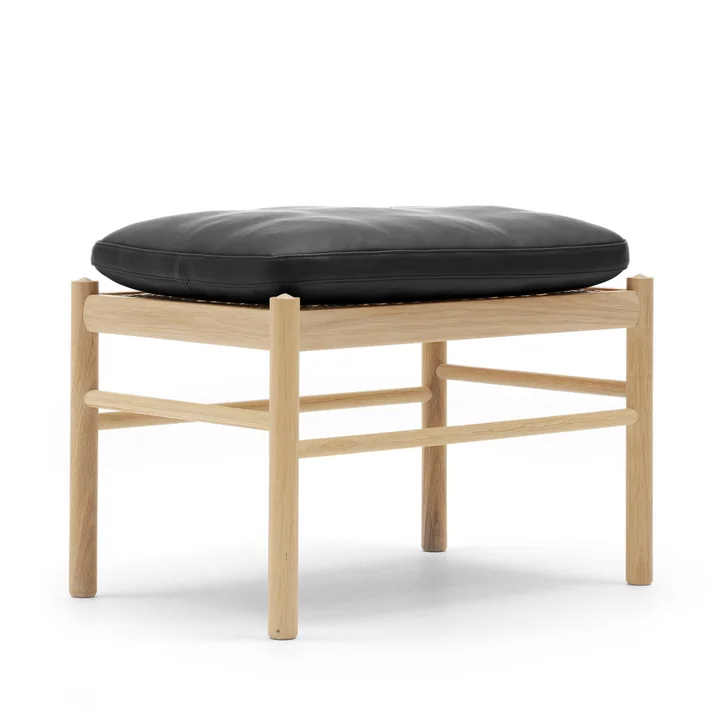 OW149F Colonial Tabouret de pied de Carl Hansen dans la finition chêne savonné / cuir SIF 98