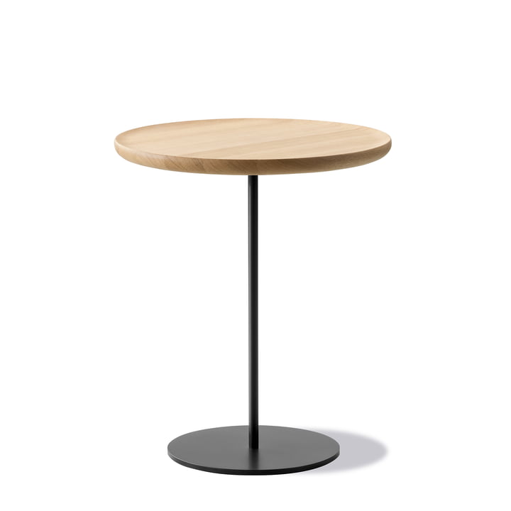 Pal Table d'appoint Ø 44 cm H 38 cm, chêne clair huilé / noir de Fredericia