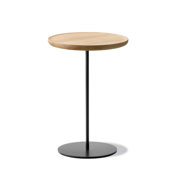 Pal Table d'appoint Ø 37,5 cm H 52 cm, chêne clair huilé / noir de Fredericia