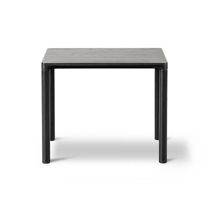 Piloti Table de salon, 39 x 46,5 cm H 41 cm, chêne laqué noir de Fredericia