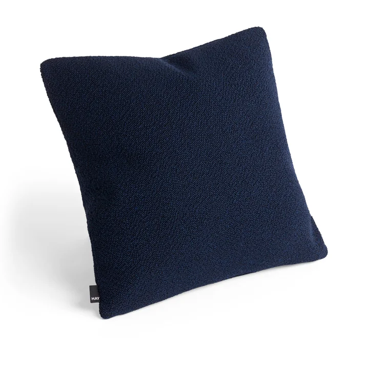 Texture Coussin Bouclé, bleu foncé de HAY