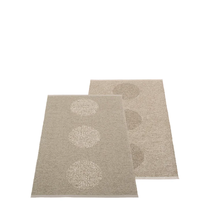 Vera Tapis 2. 0, 70 x 120 cm, dark linen / linen metallic de Pappelina
