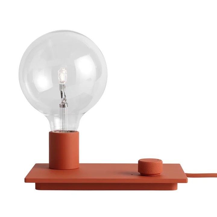La lampe de table Control de Muuto en rouge