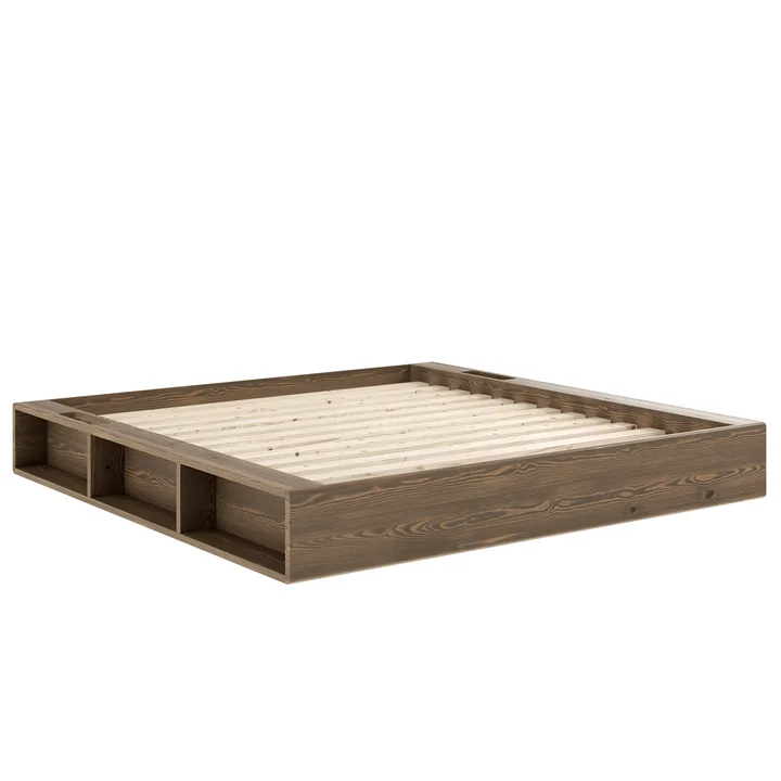 Karup Design - Ziggy Cadre de lit avec sommier à lattes et rangement, 180 x 200 cm, pin laqué brun carobe