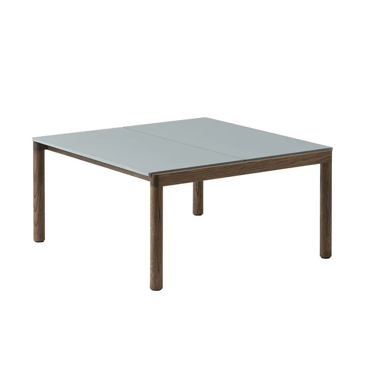 Couple Table basse de Muuto dans la finition Pale Blue/Dark Oiled Oak