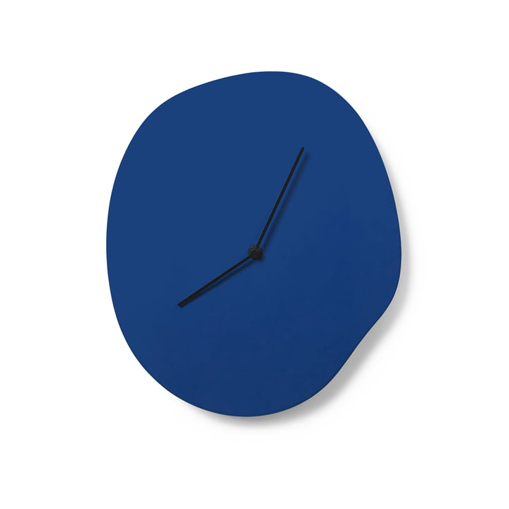 Melt Horloge murale de ferm Living dans la couleur bleue