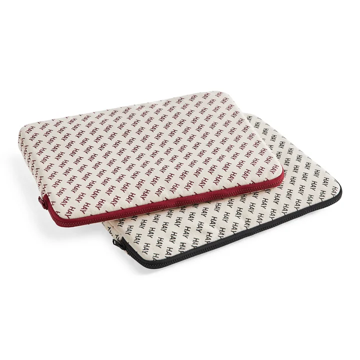 HAY Logo Laptop Cover de HAY dans la couleur bourgogne et noir