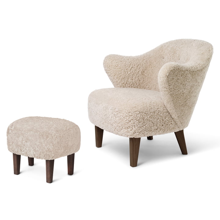 Audo - Ingeborg Fauteuil et repose-pieds, chêne teinté foncé / Sheepskin Moonlight