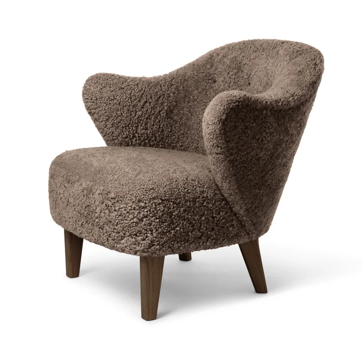 Audo - Ingeborg Fauteuil, chêne teinté foncé / Sheepskin Sahara