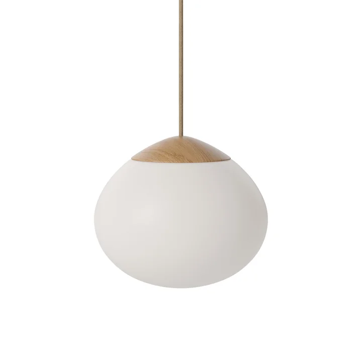 Acorn Suspension Ø 21 cm, chêne huilé / verre opale mat de Bolia