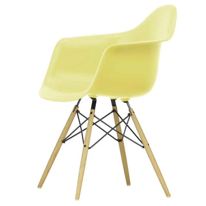 Eames Plastic Armchair de Vitra