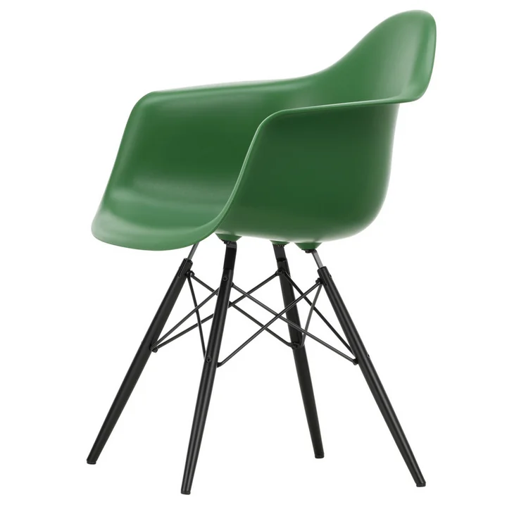 Eames Plastic Armchair de Vitra