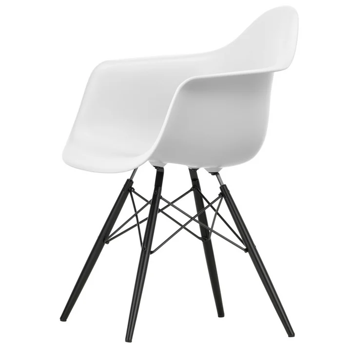 Eames Plastic Armchair de Vitra