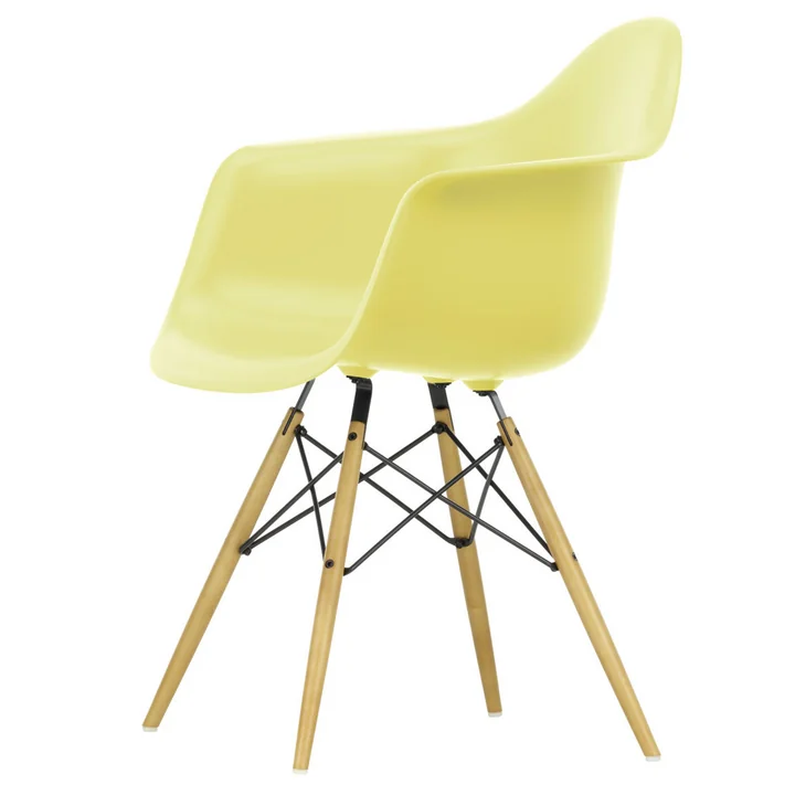 Eames Plastic Armchair de Vitra