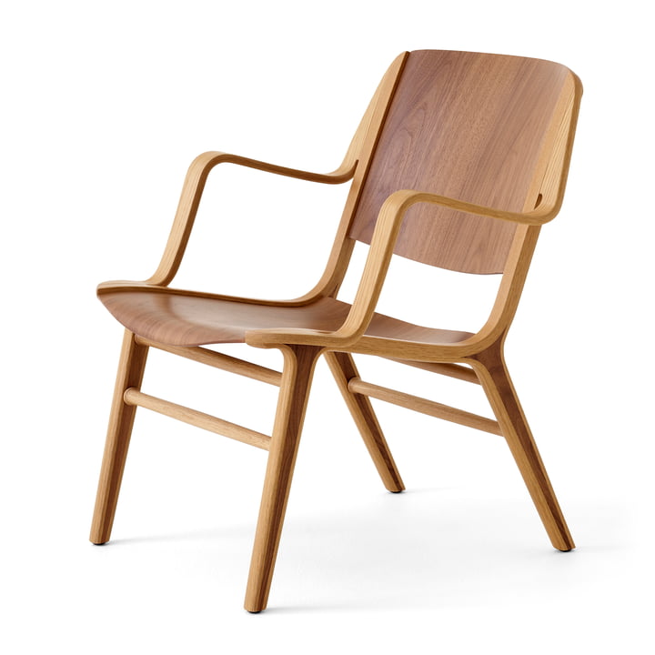 AX Lounge Chair avec accoudoirs HM11, noyer / chêne laqué de & Tradition