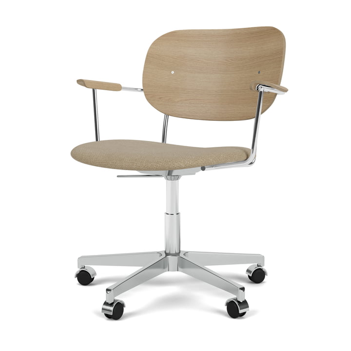 Co Task Chair avec accoudoirs, chêne naturel / aluminium, assise beige (tissu Audo Bouclé 02) de Audo